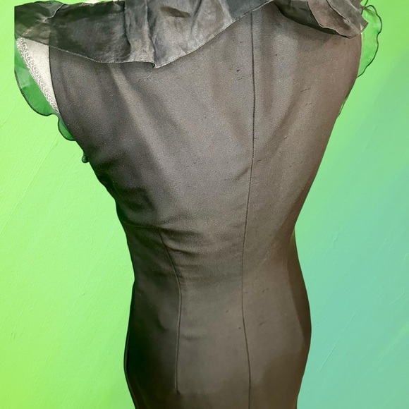 Vintage Giambattista Valli Black 100% Textured Silk Ruffled Neckline Midi Dress - Picture 11 of 16